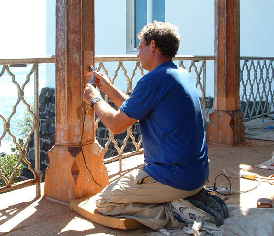 Scott Billings repaired the deteriorated wooden columns at Doris Duke's Shangri La